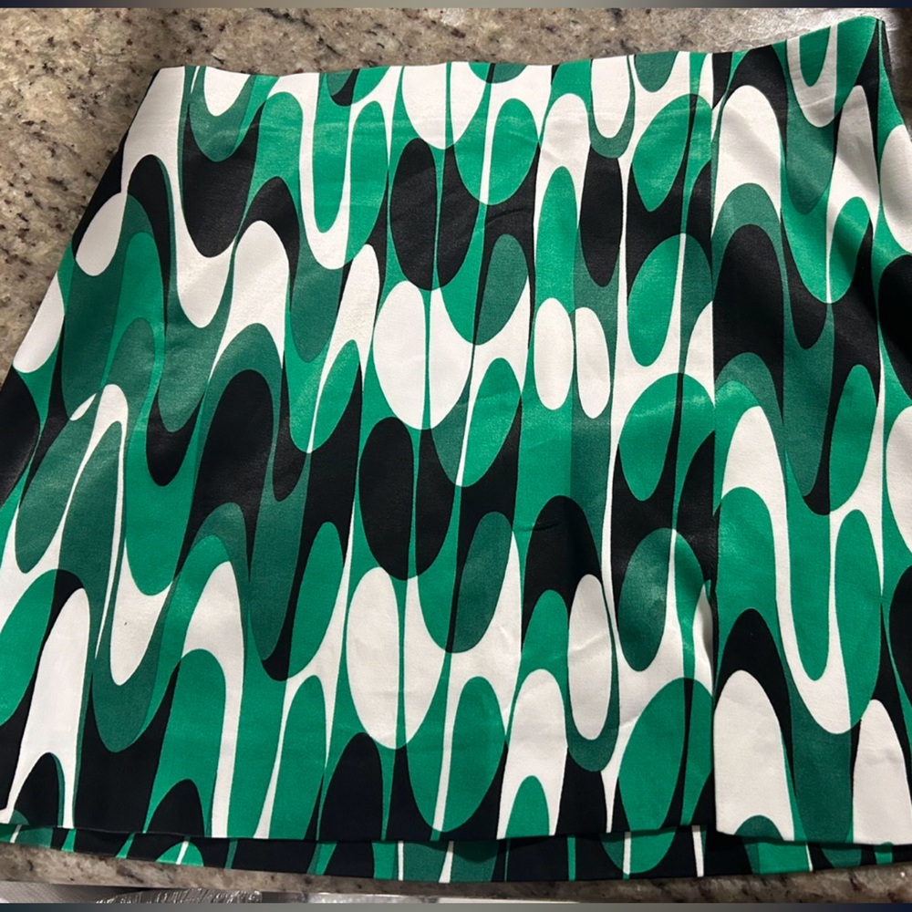 Zara Green and Black Patterned Skirt
